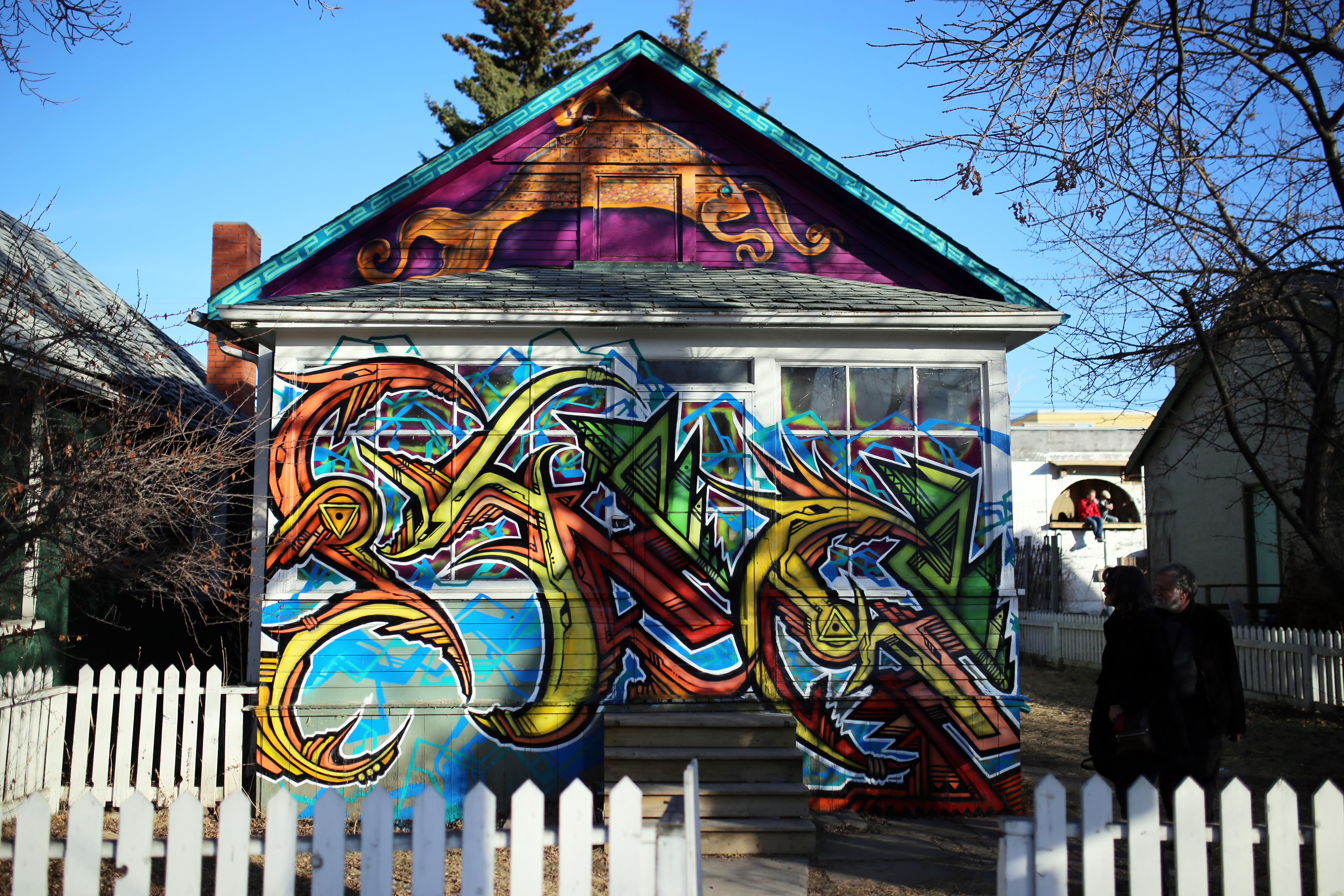 811_Graffiti_house